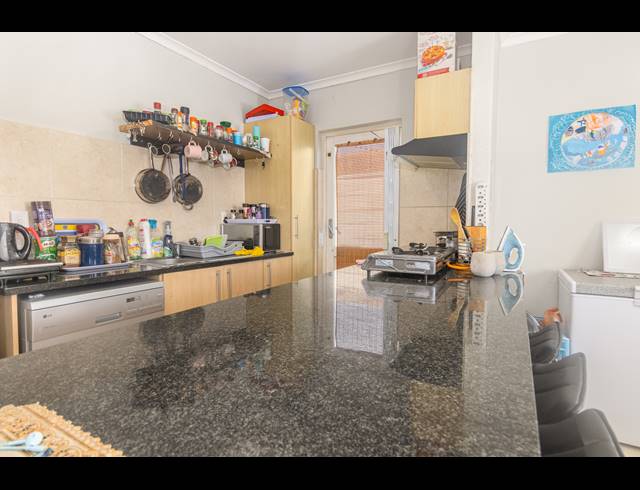 3 BEDROOM FREEHOLD FOR SALE IN MELKBOSSTRAND CENTRAL